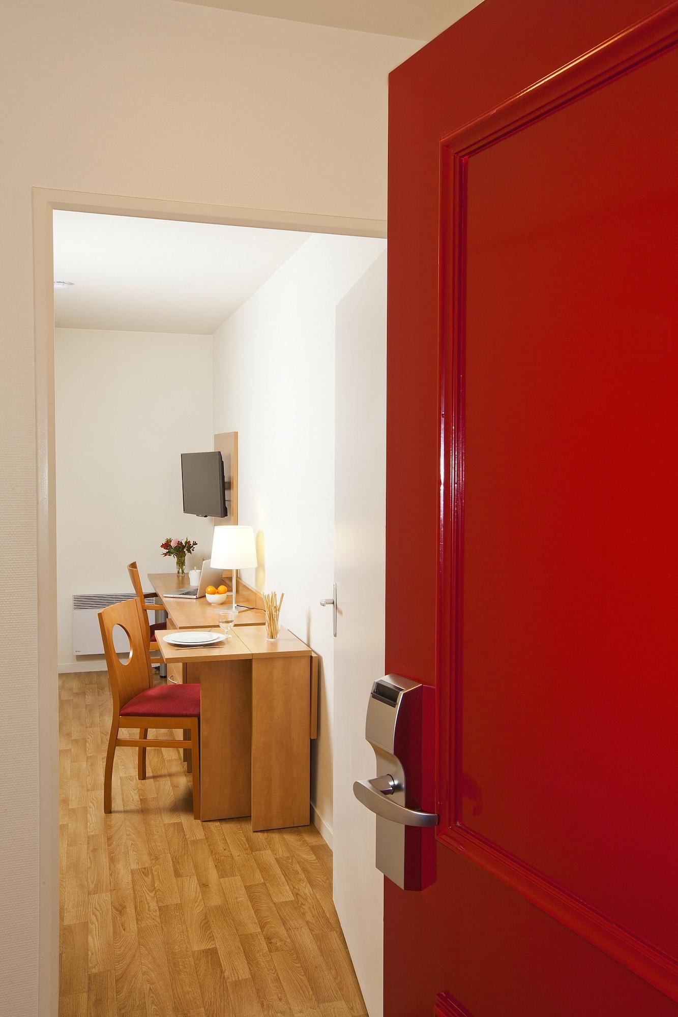 Sejours & Affaires Rennes Longs Champs Aparthotel Exterior photo