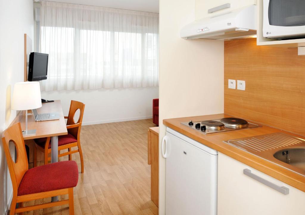 Sejours & Affaires Rennes Longs Champs Aparthotel Room photo